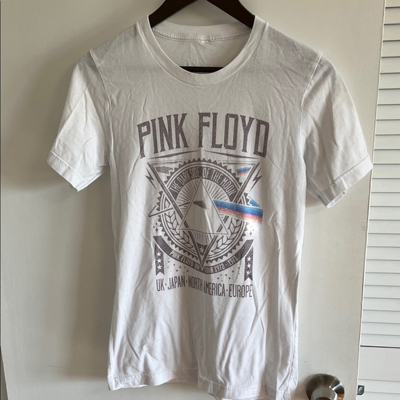 Pink Floyd Women’s size small White Graphic T-Shirt - Picture 1 of 2